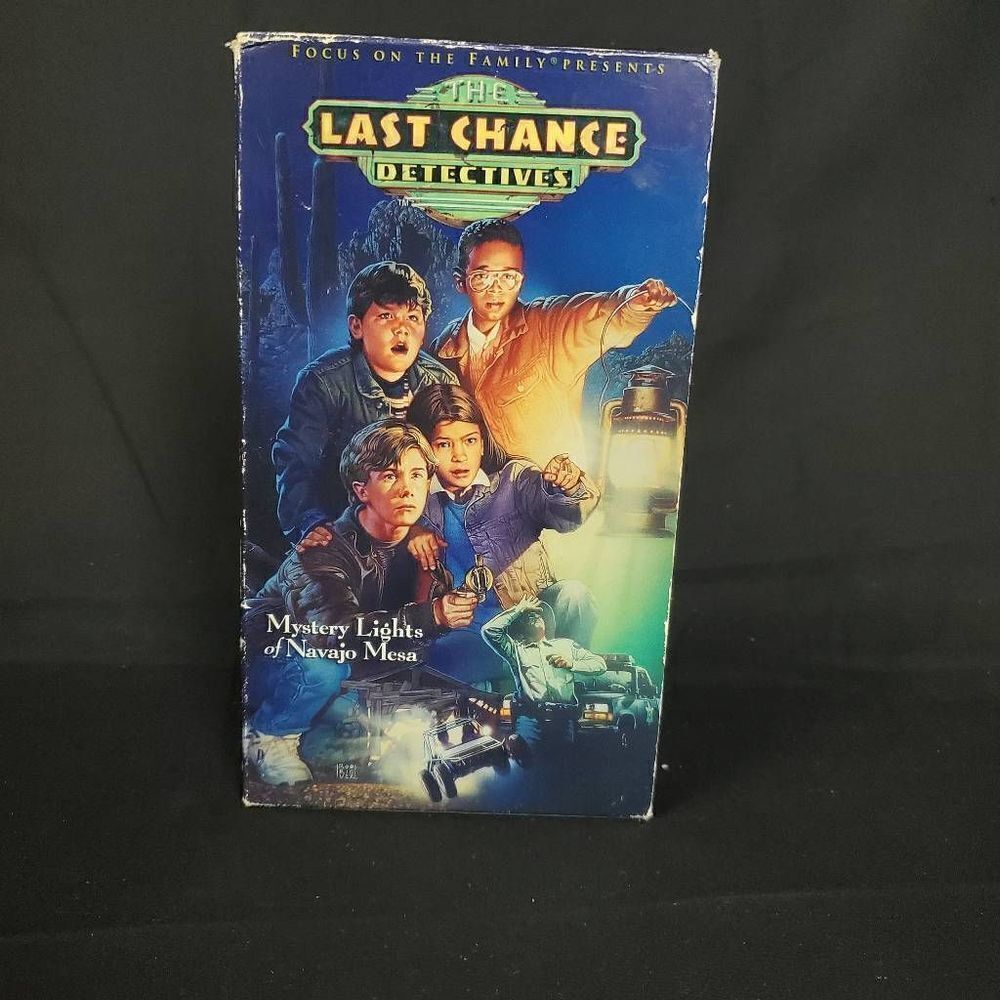 The Last Chance Detectives: Mystery Lights Of Navajo Mesa (VHS) VHS